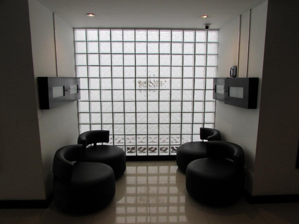 Aw Hotel Connect 33 Bogota Buitenkant foto