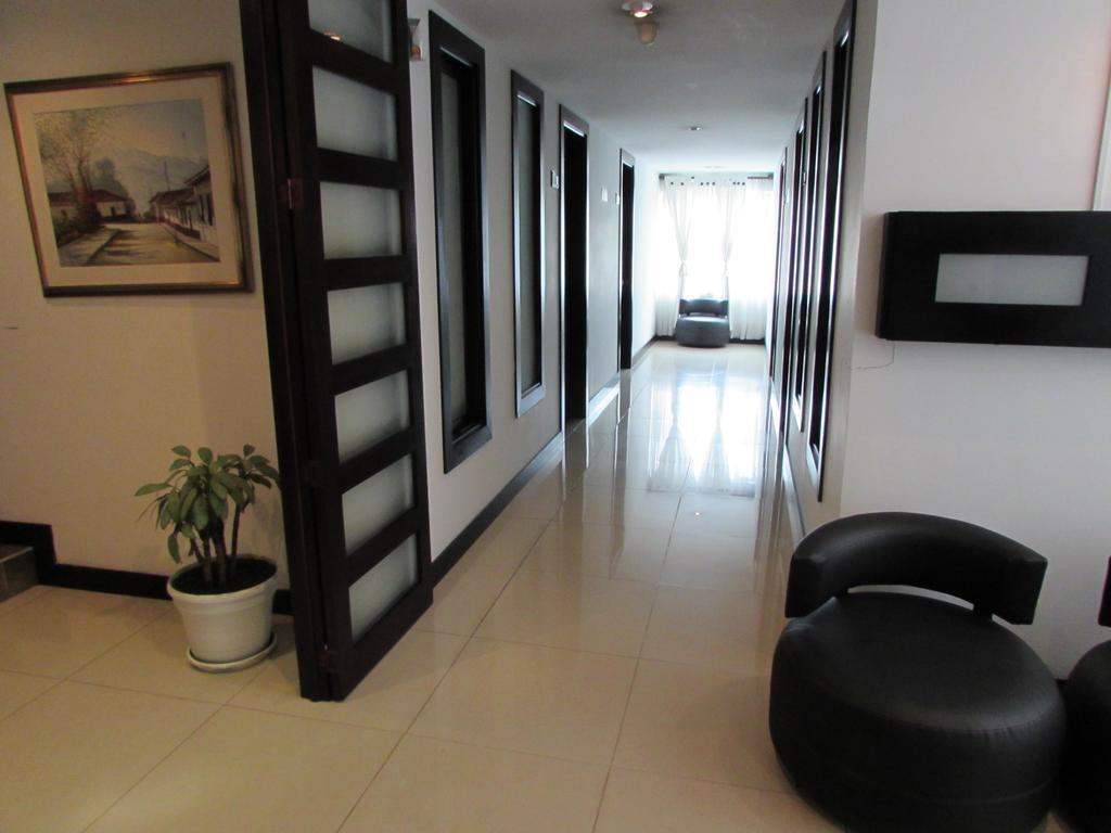 Aw Hotel Connect 33 Bogota Buitenkant foto