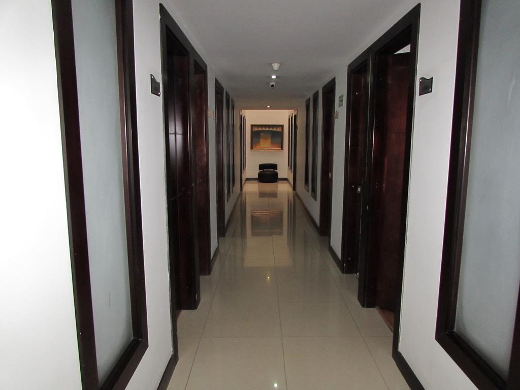 Aw Hotel Connect 33 Bogota Buitenkant foto