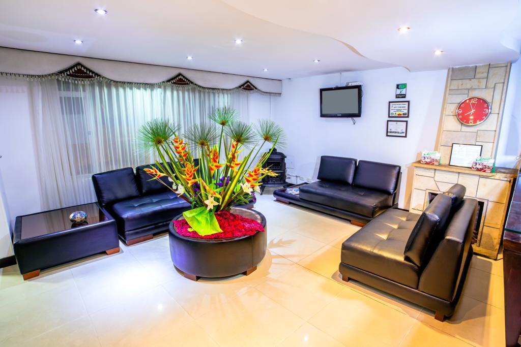 Aw Hotel Connect 33 Bogota Buitenkant foto