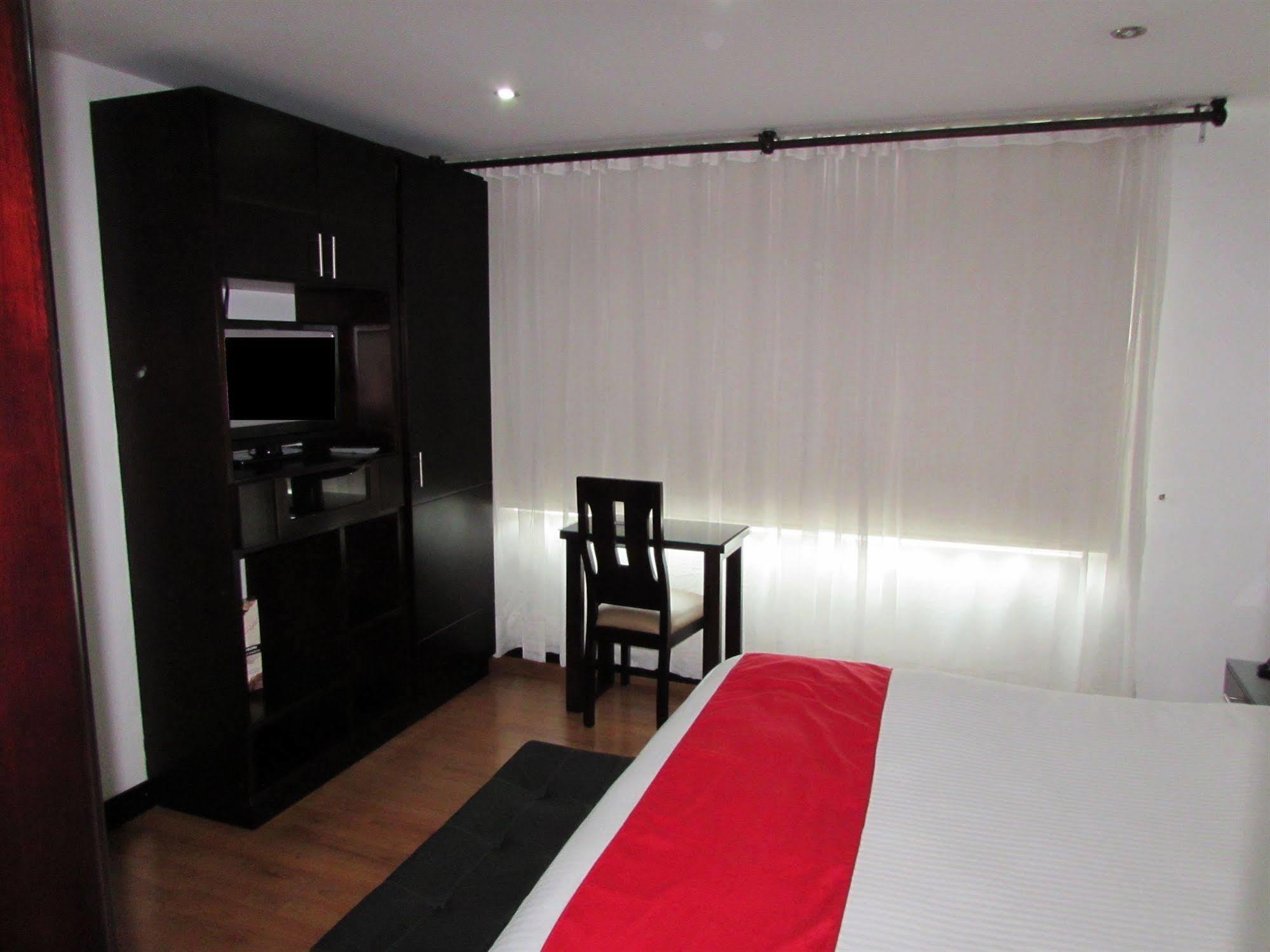Aw Hotel Connect 33 Bogota Buitenkant foto