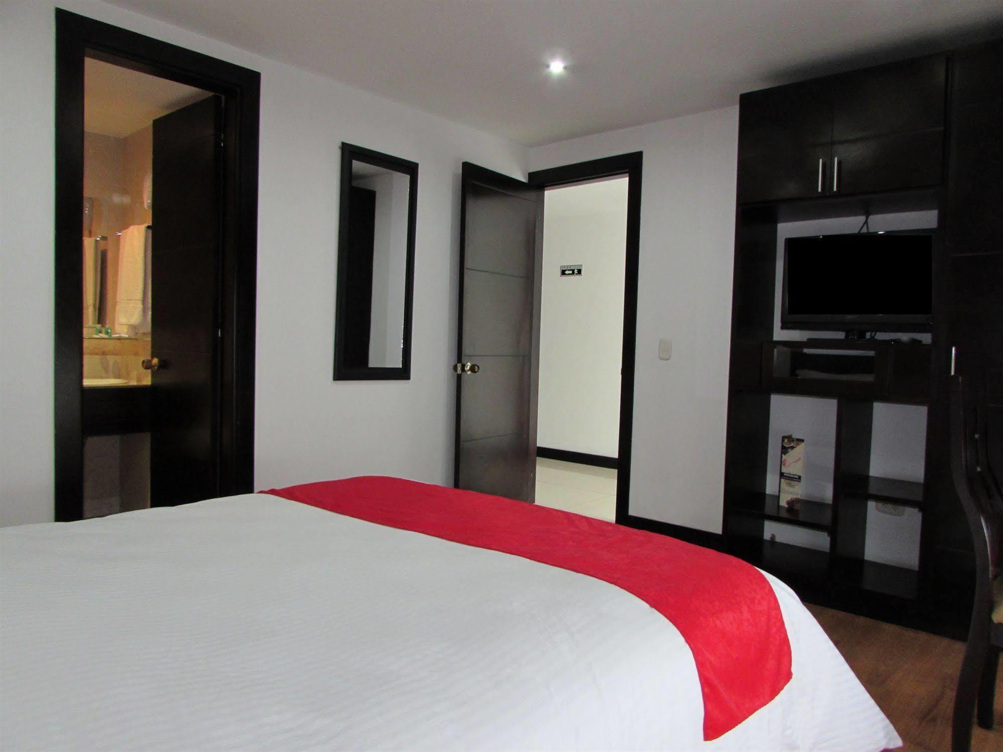 Aw Hotel Connect 33 Bogota Buitenkant foto